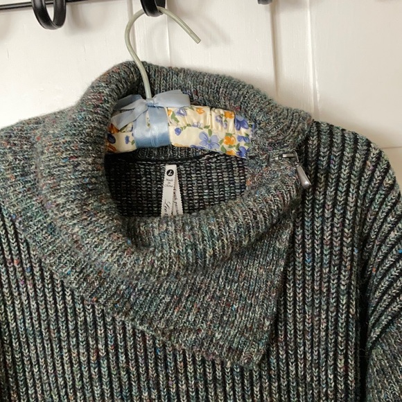 LAST CALL Green Stitch Fix zip cowl neck sweater tunic - Picture 2 of 10